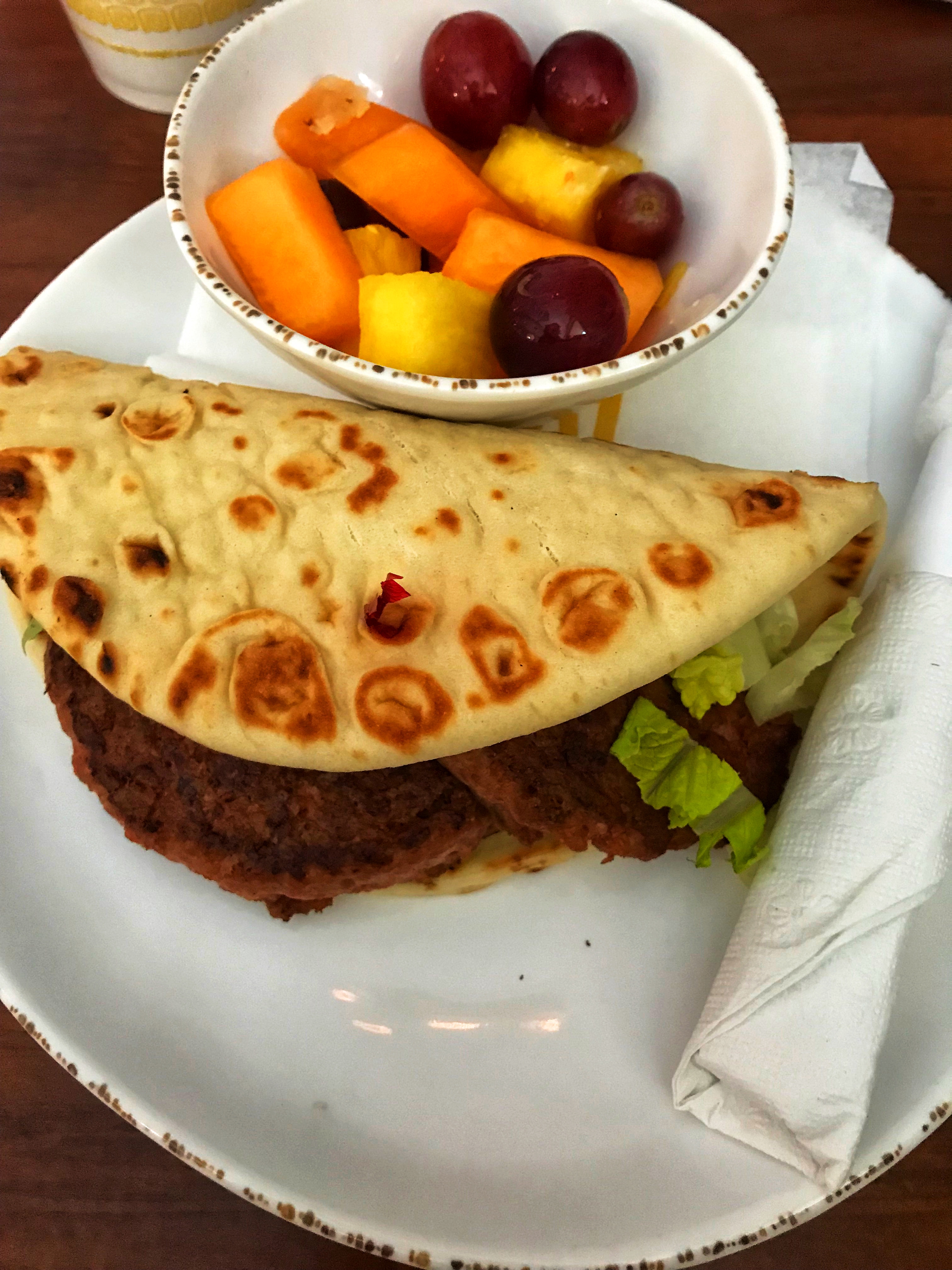 Vegan pita & fruit bowl