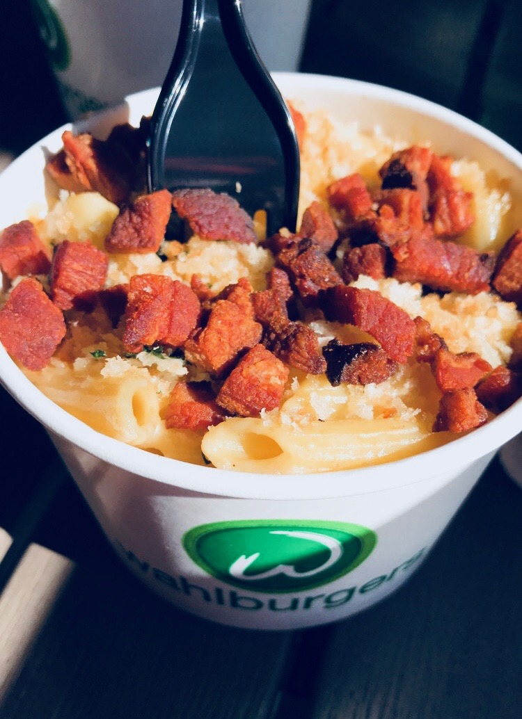 Mac and cheese with bacon