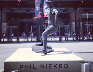 Phil Niekro statue