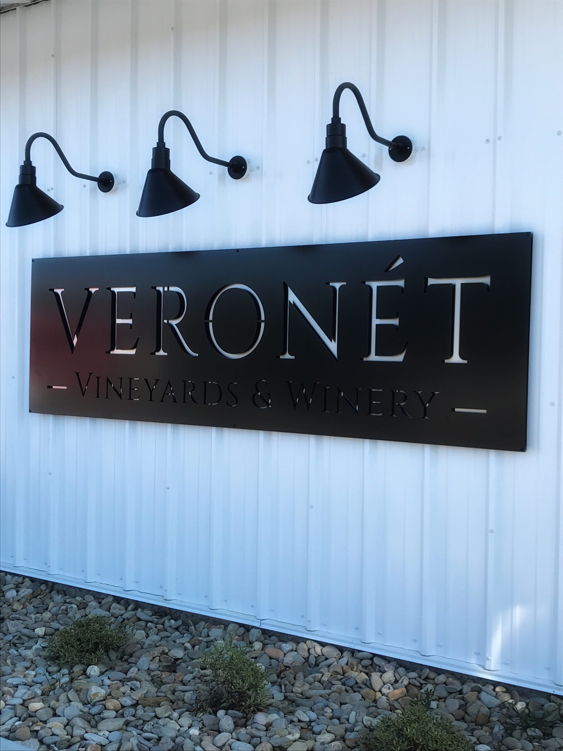 Veronet sign